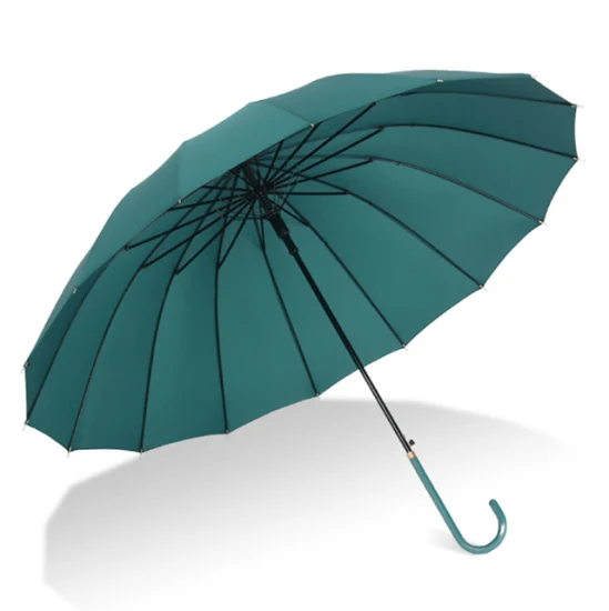 긴 손잡이와 청순한 컬러감이 돋보이는 그린 컬러의 패셔너블한 골프우산
